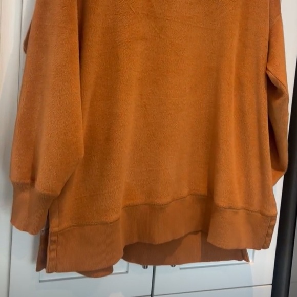 Aerie Fuzzy Fleece Side Slit Oversized Sweatshirt Rust Orange Women’s Size M - Picture 11 of 11